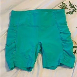 Lululemon shorts 6 aqua green pockets drawstring